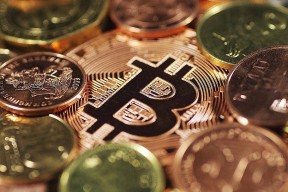 九游网页版-关于比特币遭遇大幅下滑超3.48%，投资者恐慌性抛售的信息